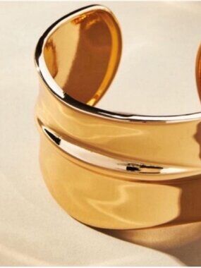 New! Gold Thick Cuff Bracelet NWOT